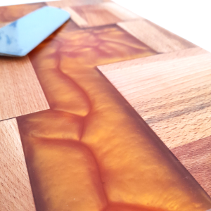 Tagliere Square River - Ambra - 40x25
