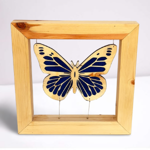 Flying Beauty - Scultura in legno e resina